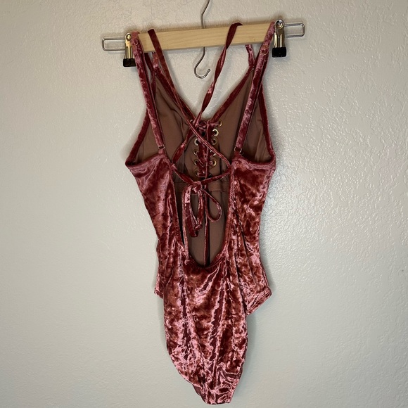 Pink Velvet Bodysuit - Picture 4 of 9
